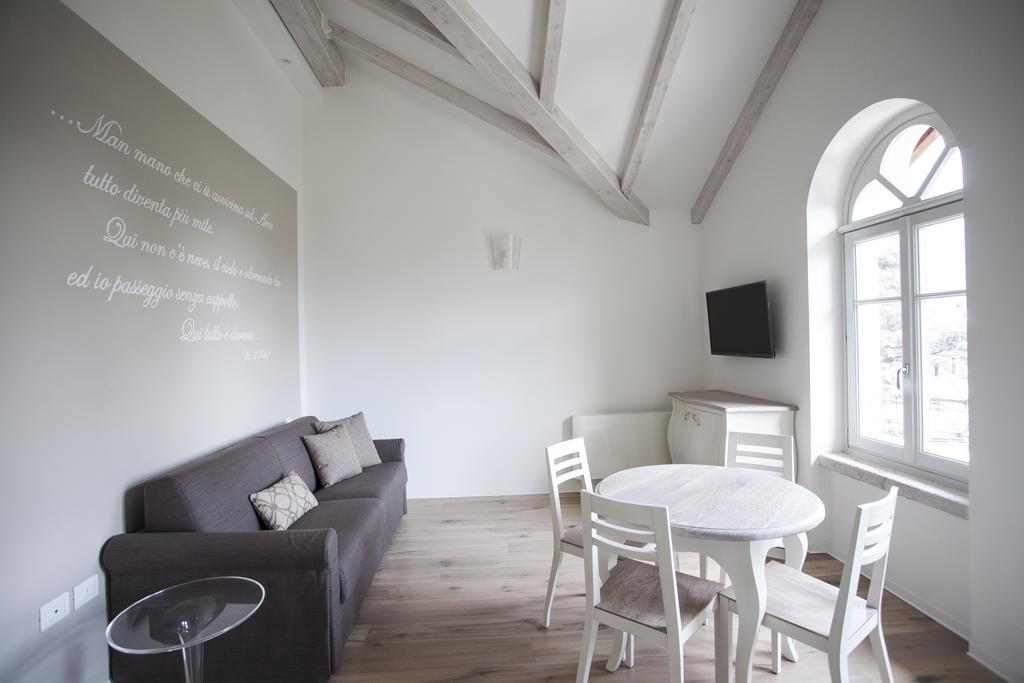Villa Italia Luxury Suites And Apartments Arco Chambre photo